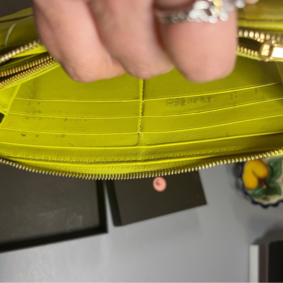 Bottega Veneta Intrecciato Zip-Around LimeGreen Woven Leather Wallet - Picture 9 of 10